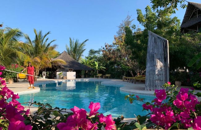 Breeze Residence - Photo 1