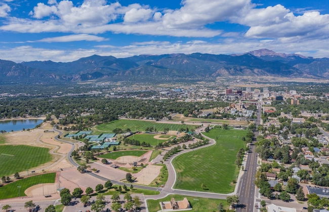 5BR Mnt Viewsdowntown Luxuryfirepit & RV Parking - Photo 48