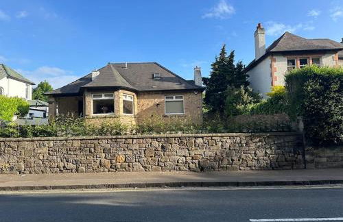 Beautiful family home with golf - Foto 1