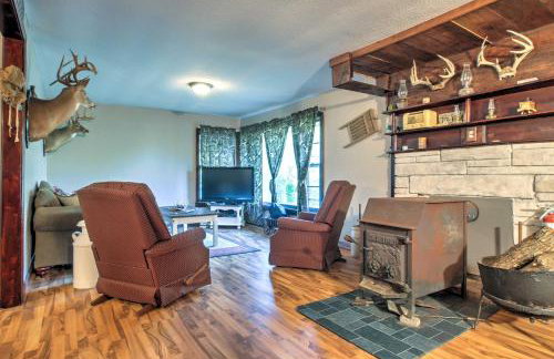 Vintage House with Fire Pit Less Than 6 Mi To Kentucky Lake! - Foto 5