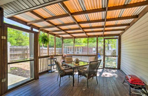 Oak Island Home with Fenced Yard, Walk to Long Beach - Foto 18