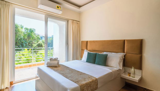 Alaya Stays Luxfort 2 BHK with Pool - Foto 2, Habitación