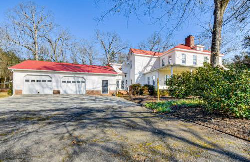 Historic Farmhouse with Modern Amenities and Hot Tub - Foto 40