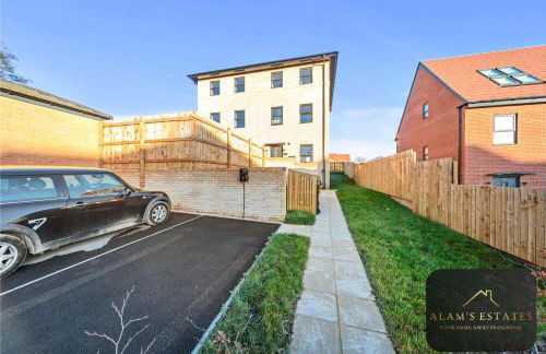 Spacious 2-Bed House, Free Parking, Fast Wi-Fi, Netflix, Contractors Welcome - Photo 45