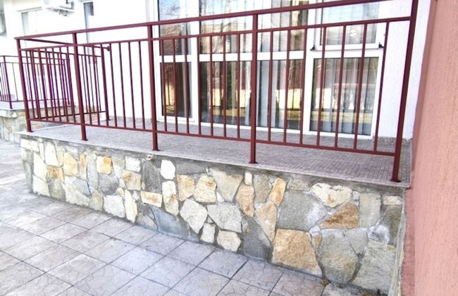 Seaside Studio Apartment in Ravda - Photo 6