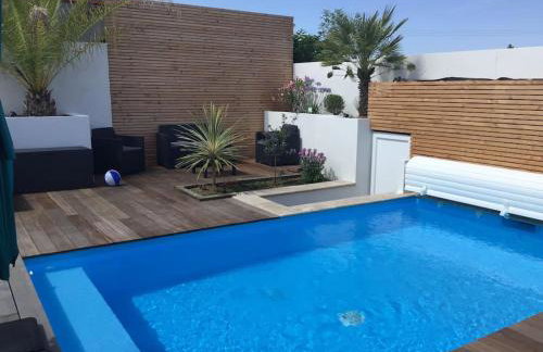 Villa Exceptionnelle Piscine et Jardin privé Séjour Haut de gamme proche La Rochelle - Foto 1