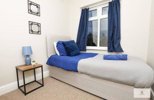 Modern 4-Bedroom 2-Bathroom with Off Road Parking in Great Sankey by Amazing Spaces Relocations Ltd - Foto 7