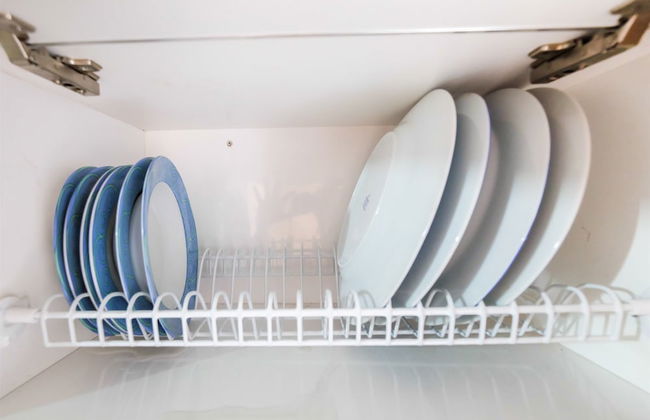 Homely 2 Bedroom at Bassura City Apartment By Travelio - Foto 17