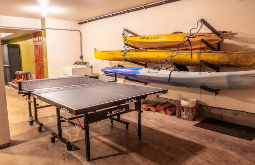 Hot Tub & Game Room in Large Ocean Front Home! Second Story - Foto 26