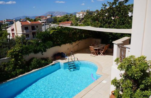 Apartment with a garden, BBQ, swimming pool and jacuzzi - Foto 7