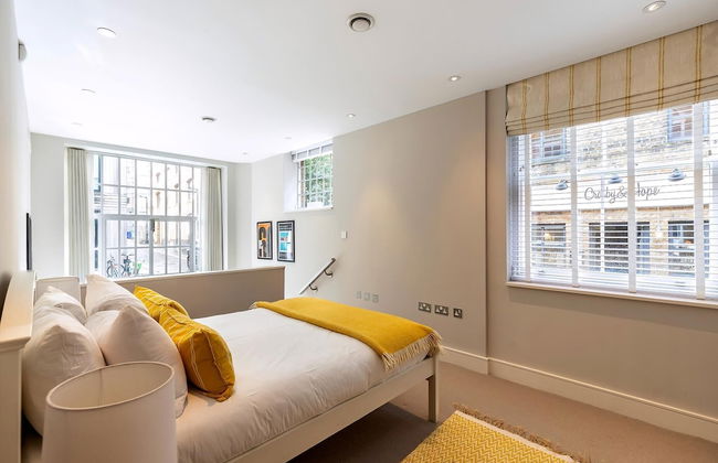 Pepys House: A Modern Touch of History - Foto 42