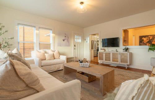 Roof Top Deck Near the Beach Dog Friendly - Photo 2