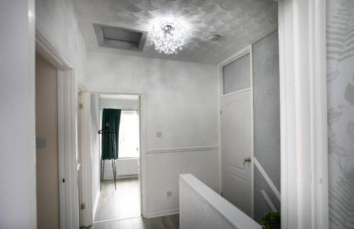 Manvers House, Rotherham for contractors, Families, free parking, Spacious, WIFI, modern - Foto 40