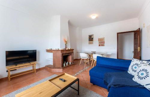 Peaceful 1 BDR Apartment W/ Balcony by LovelyStay - Foto 16