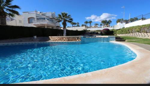 Modern, lovely, poolside 2 bedroom apartment - Foto 3