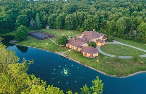 12,700 sf 8 Room Mansion on 18 acres - Foto 1