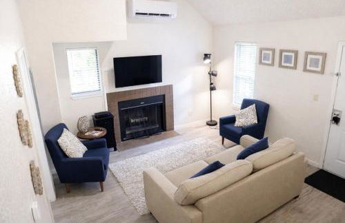 Two Bedroom Loft*Great Location*Award Winning Beds - Foto 13