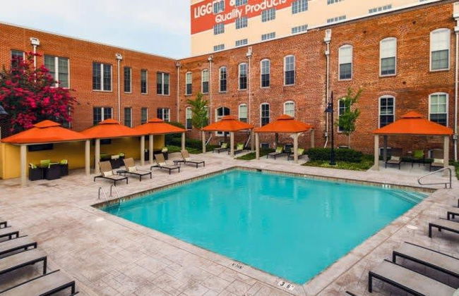 2 Bedroom Historic Brick Getaway with Wifi - Foto 38