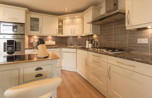 Marina View Apartment - Photo 27