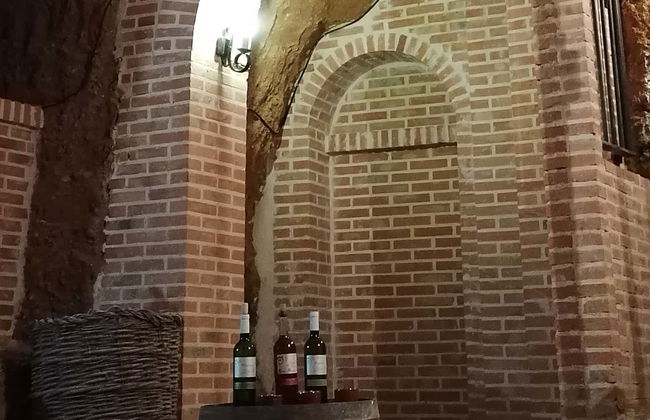 Visita a la bodega subterránea La Cárcel - Foto 1