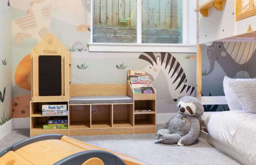 Modern Kirkland 4BR Family Oasis Kids Paradise - Photo 65