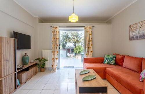 Comfortable 3-Bedroom Seaside Maisonette - Photo 6