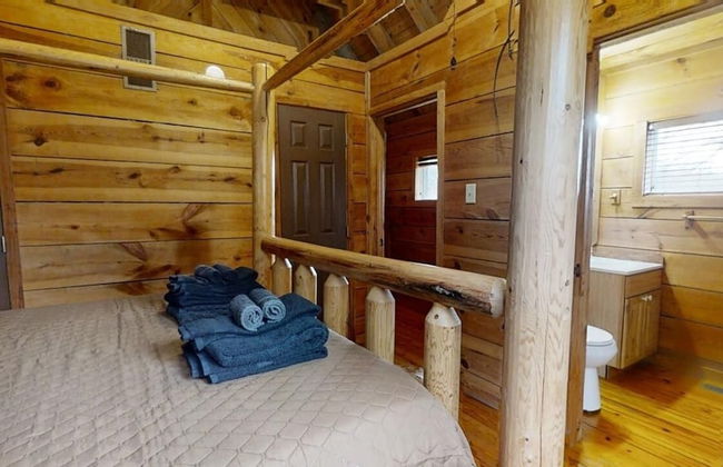 Evie's Mountain Castle 2 Bedroom Cabin by RedAwning - Foto 8