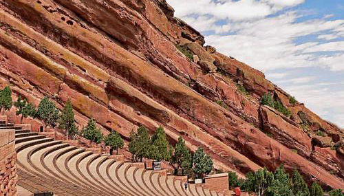 Family Home with Large Yard & Golf Theme Near Rail - Photo 4