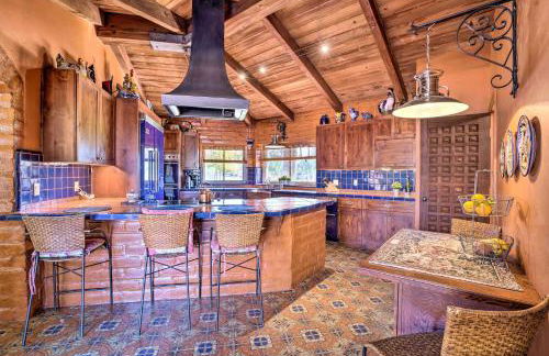 Equestrian Estate with Horse Stables and Pool! - Foto 12