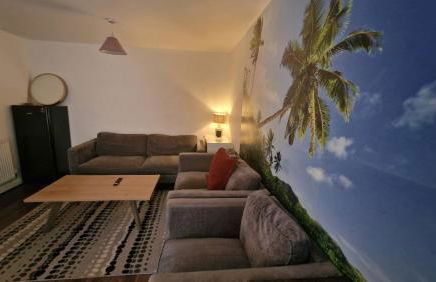 BrumStay - 4 Bedrooms TownHouse sleeps 6 with Driveway Parking and Garden - Foto 8