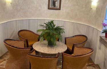 Marbella Beach View and Pool - Photo 25