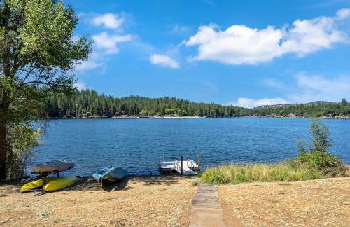 Lakefront Villa with 180 degree view private dock and boats - Foto 24