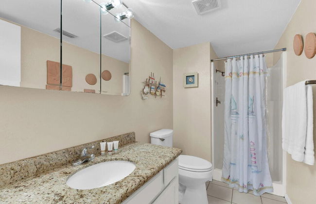 Beachfront Convenience w/o the Beachfront Price! - Foto 16