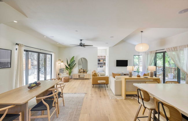 Mill Creek by Avantstay Modern Design, Patio, Hot Tub - Foto 11