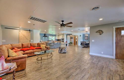 Peaceful Lebanon FarmhouseandRanch with Pool! - Foto 7