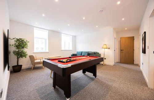 Stanway Apartments- Free Parking & Close To Tram Stop - Photo 1