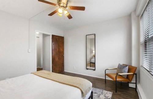 1BR Chic and Cozy Apartment in Chicago - Hyde Park 408 - Photo 12