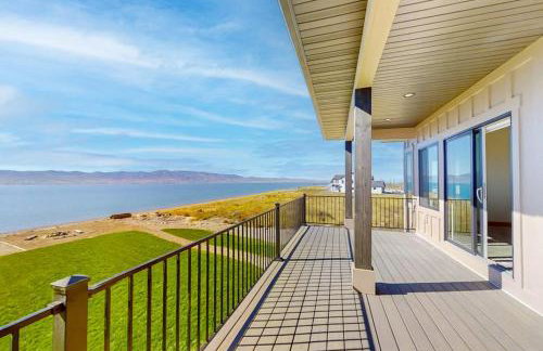 Beach Front Haven - Photo 30