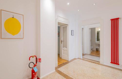 Velvet & Marble - Stylish Luxury City Center Apartment - Photo 8