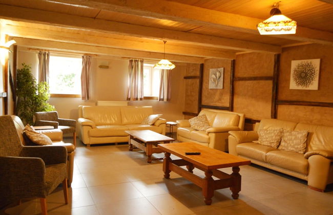 Lovely House With Much Luxury and Comfort - Photo 9