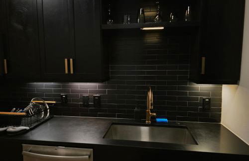 The Trendy Den - Photo 24