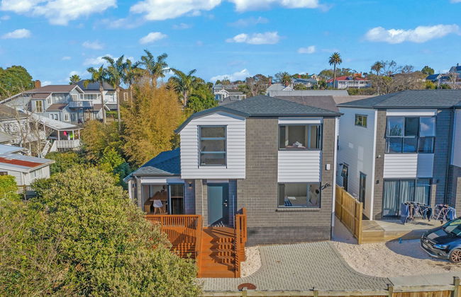 Style Serenity Townhouse with Parking - Photo 35