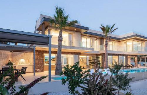 Villa de vacaciones con piscina infinita - Foto 15