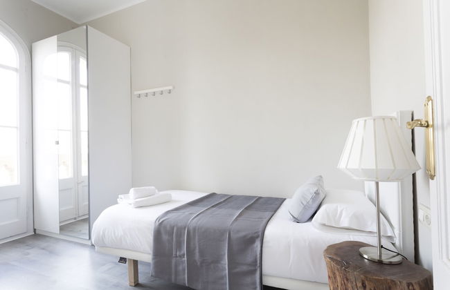 Barcelona Fira Apartments - Photo 24