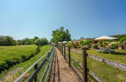 Amber Lodge with private hot tub - Foto 32