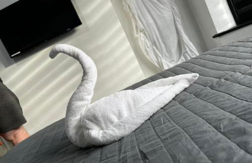 Family Holiday with Hot tub , Family groups only - Foto 3