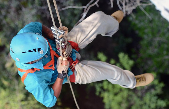 Bombeo de adrenalina Caída del agujero negro: rappel en la sucursal de las cuevas de Ian Anderson - Foto 6