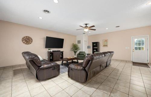 Poolside Palisade - A Fun Family Retreat for 6 - Foto 23