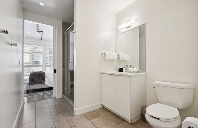 Brushed & Bold | RiNo Art Lofts - Foto 18