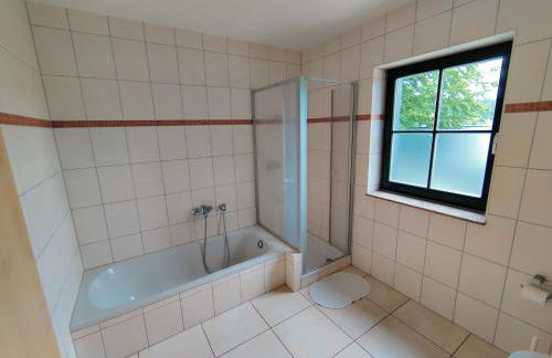 Spacious semi-detached house with wood stove located directly on the Rennsteig - Foto 38